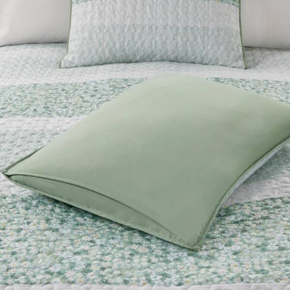 NEW Madison Park Floral Quilt Set – King/Cal King (Green & White Daisy Print) - Picture 5 of 5